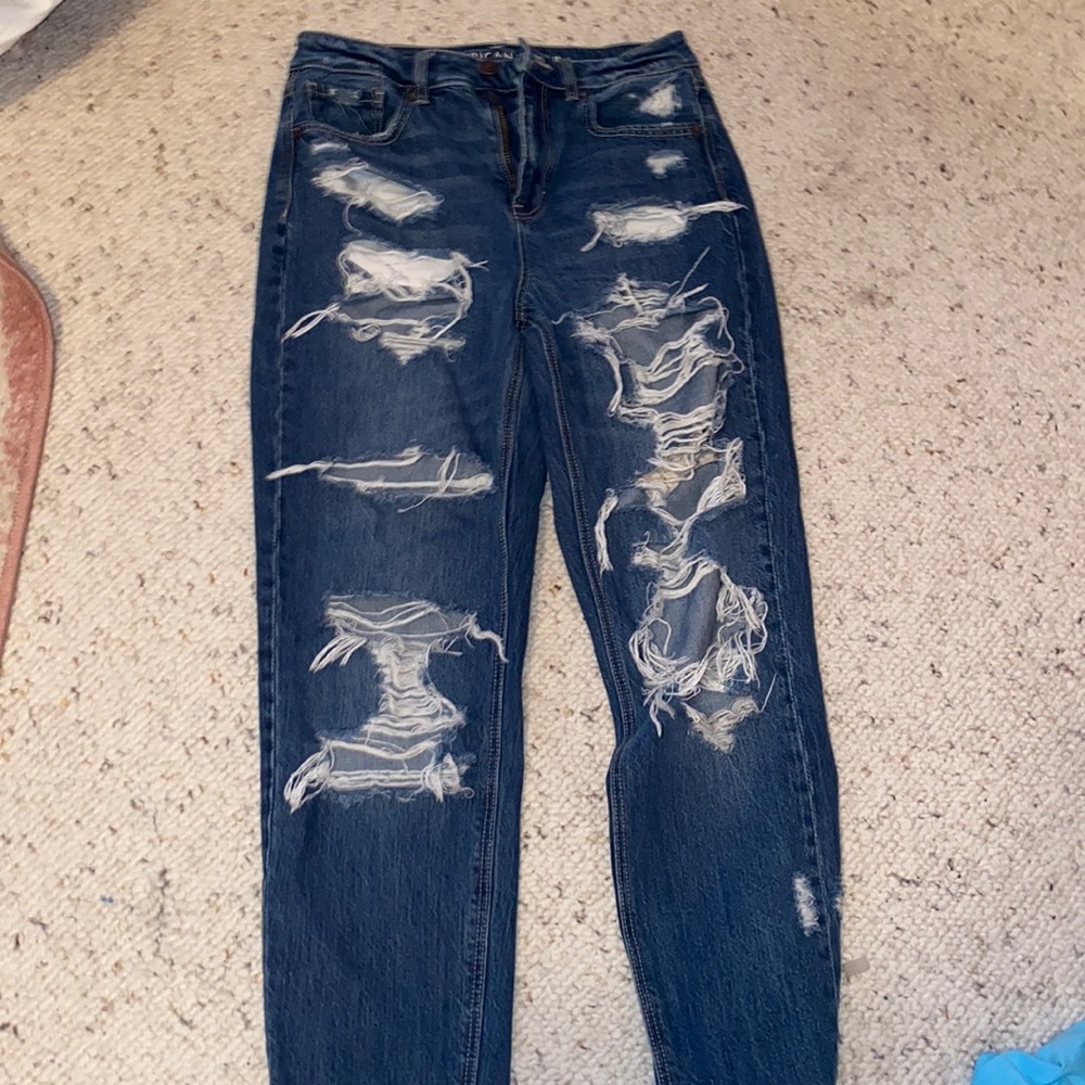 american eagle distressed jeans